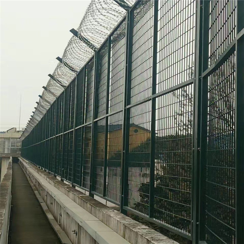 湖北监狱围墙外侧金属隔离网也叫监狱隔离网