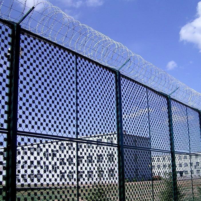 湖北监狱刀刺隔离网又名看守所刀片刺绳隔离网