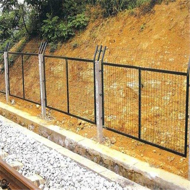 湖北金属防护栅栏 铁路防护网