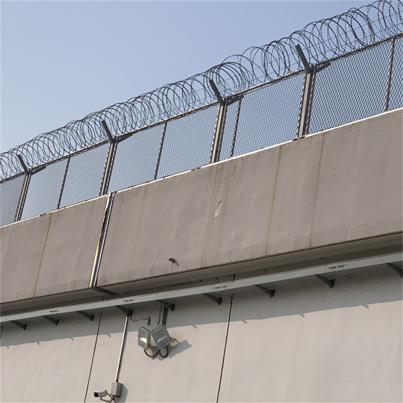 湖北金属钢网墙 监狱隔离网防护围栏