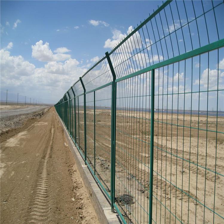 湖北公路护栏网厂家批发 隔离网厂家批发