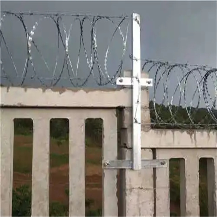 湖北高铁专用刺丝滚笼