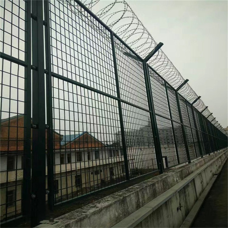 湖北监狱巡逻道防攀爬隔离网