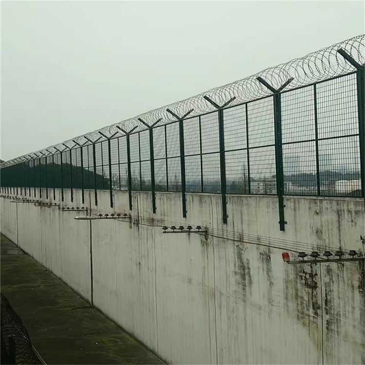 湖北监狱巡逻道防攀爬隔离网