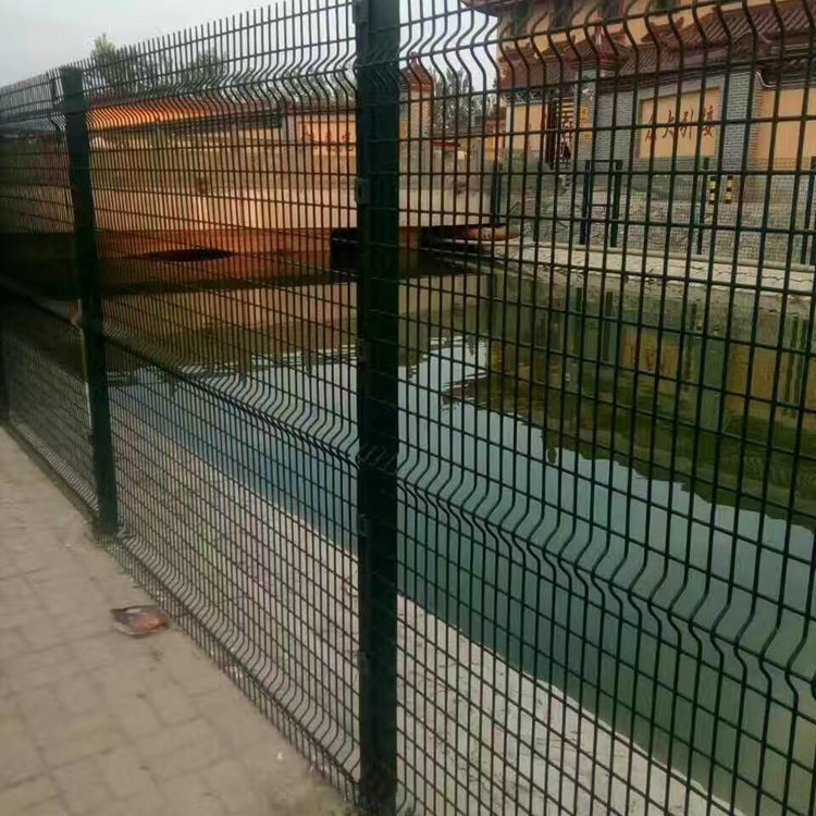 湖北水源地两岸护栏网