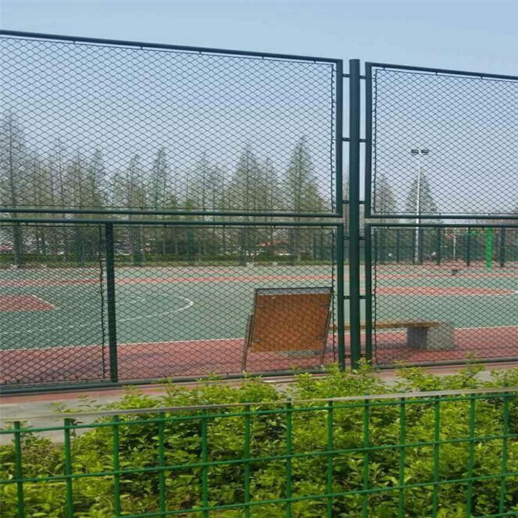 湖北足球场外围防护网