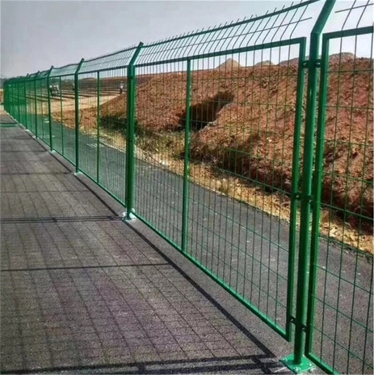 上海高速公路刺钢丝隔离栅