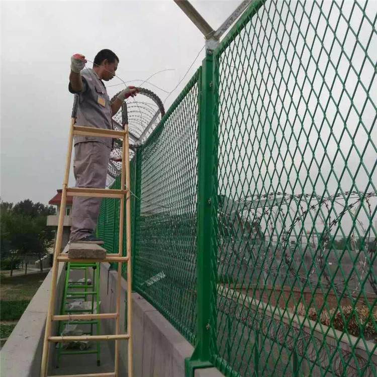上海Y型柱焊接防暴网