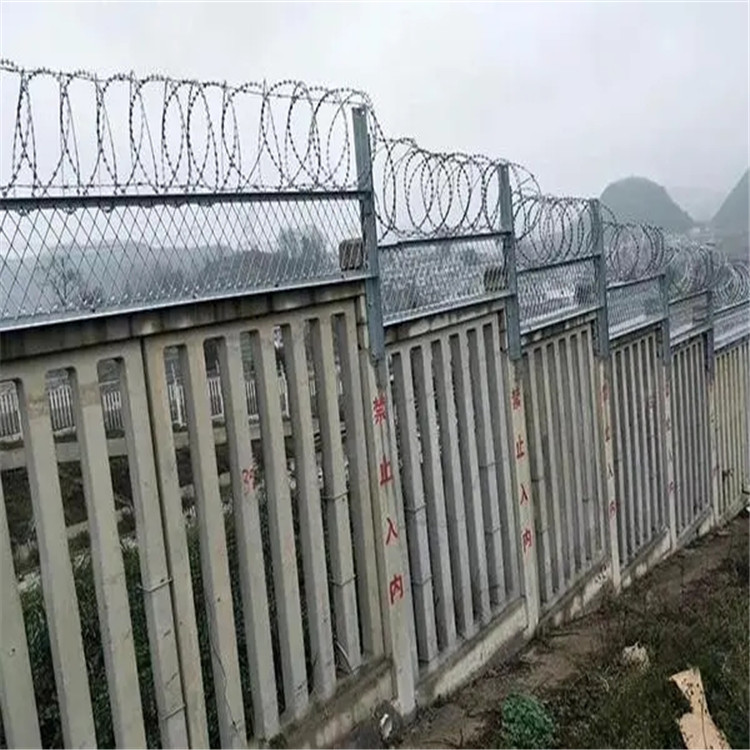 上海铁路防护栅栏刺丝滚笼
